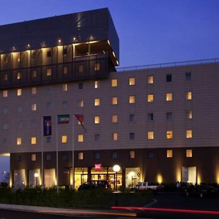 Ibis Malabo Hotel Exterior photo
