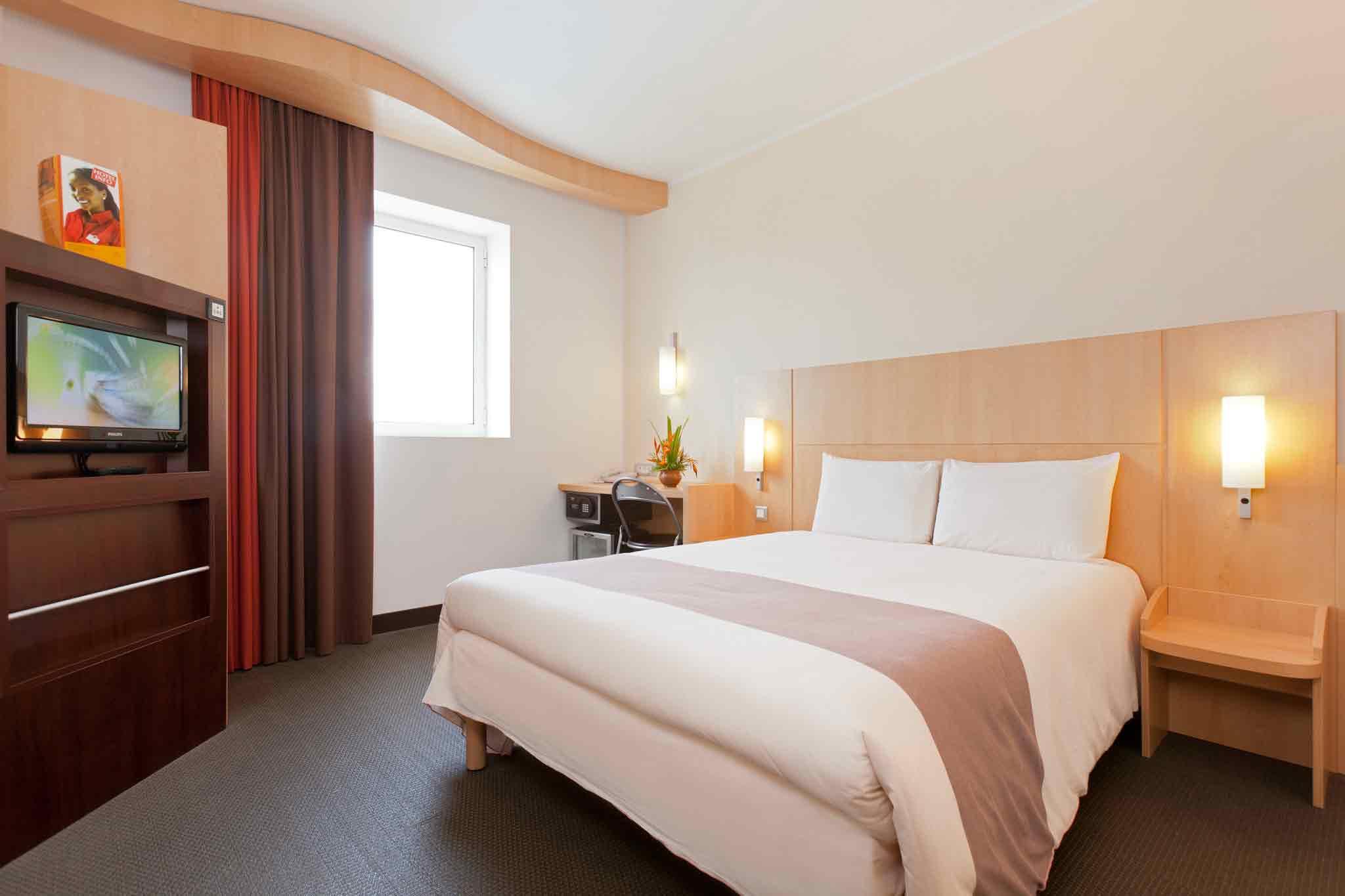 Ibis Malabo Hotel Exterior photo