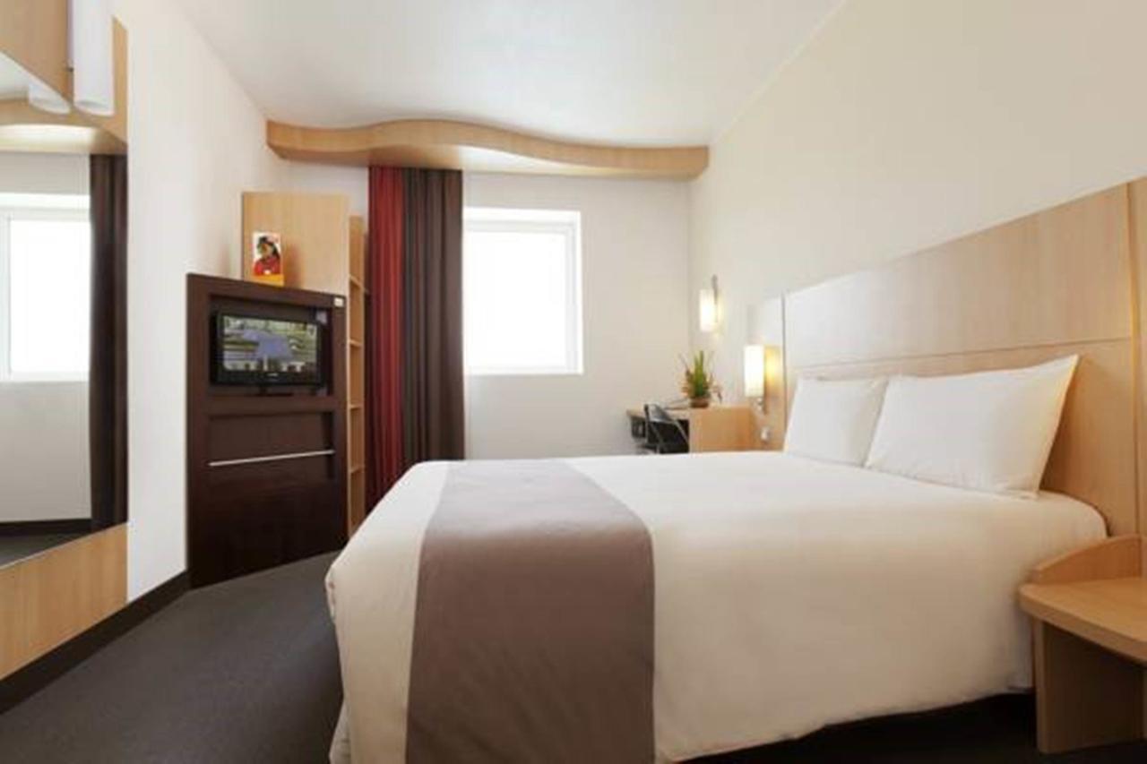 Ibis Malabo Hotel Room photo