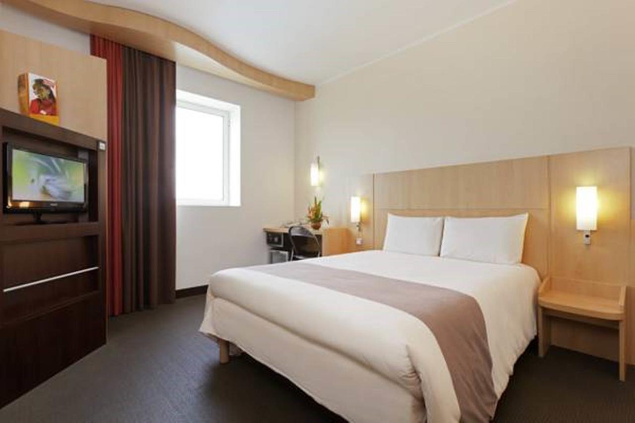 Ibis Malabo Hotel Room photo