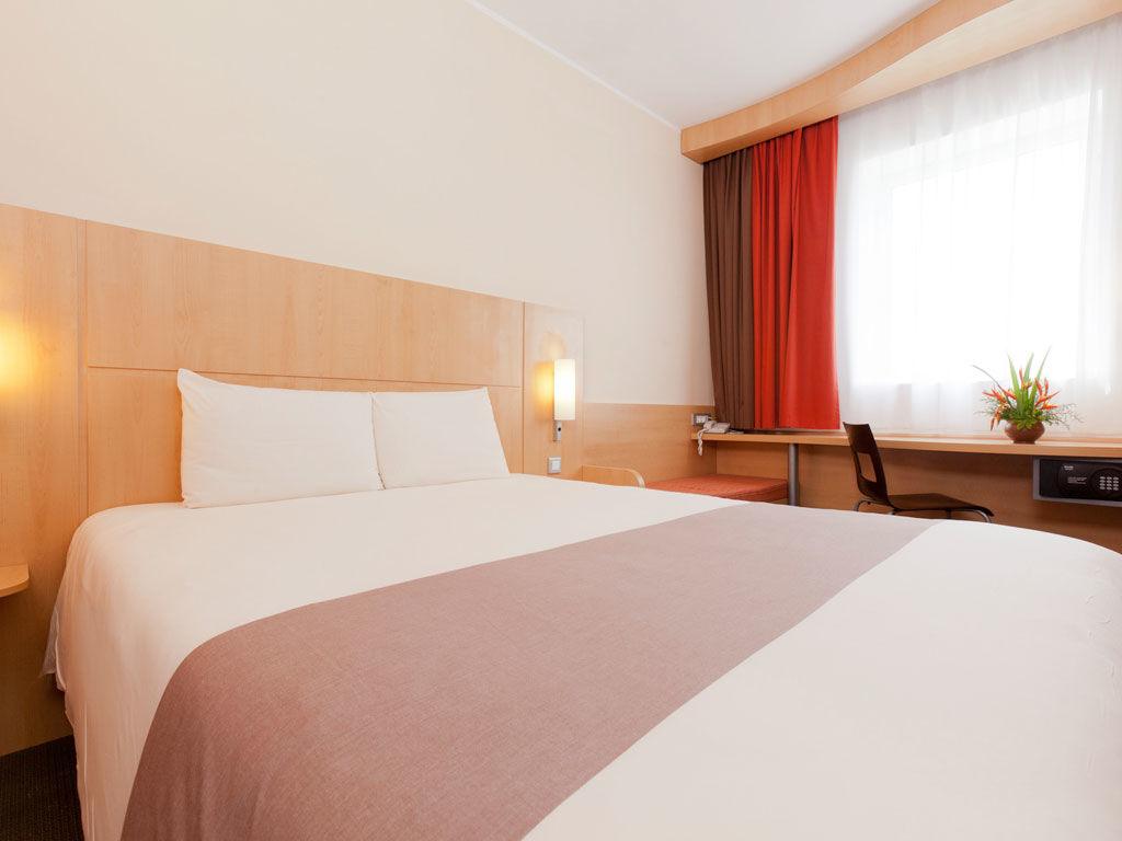 Ibis Malabo Hotel Exterior photo